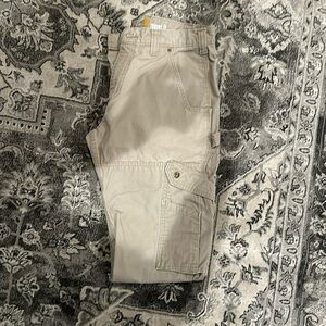 Men’s Carhartt cargo pants. Relaxed fit. Men’s 32 waist. 34 Inseam.